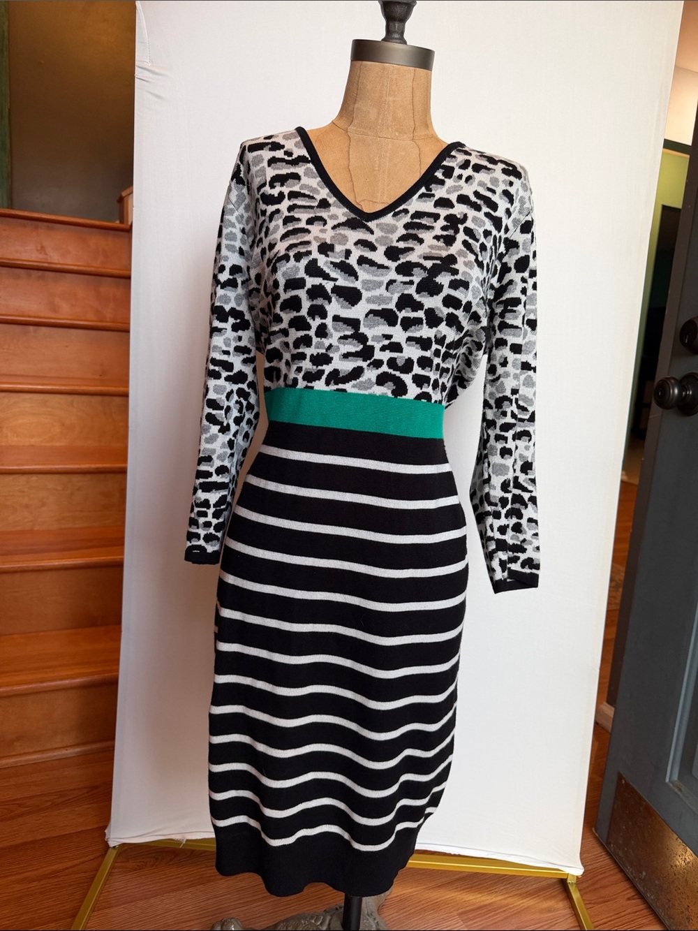 Laundry by Design Black & White Animal-Print Knit sweater dress Green Waistband